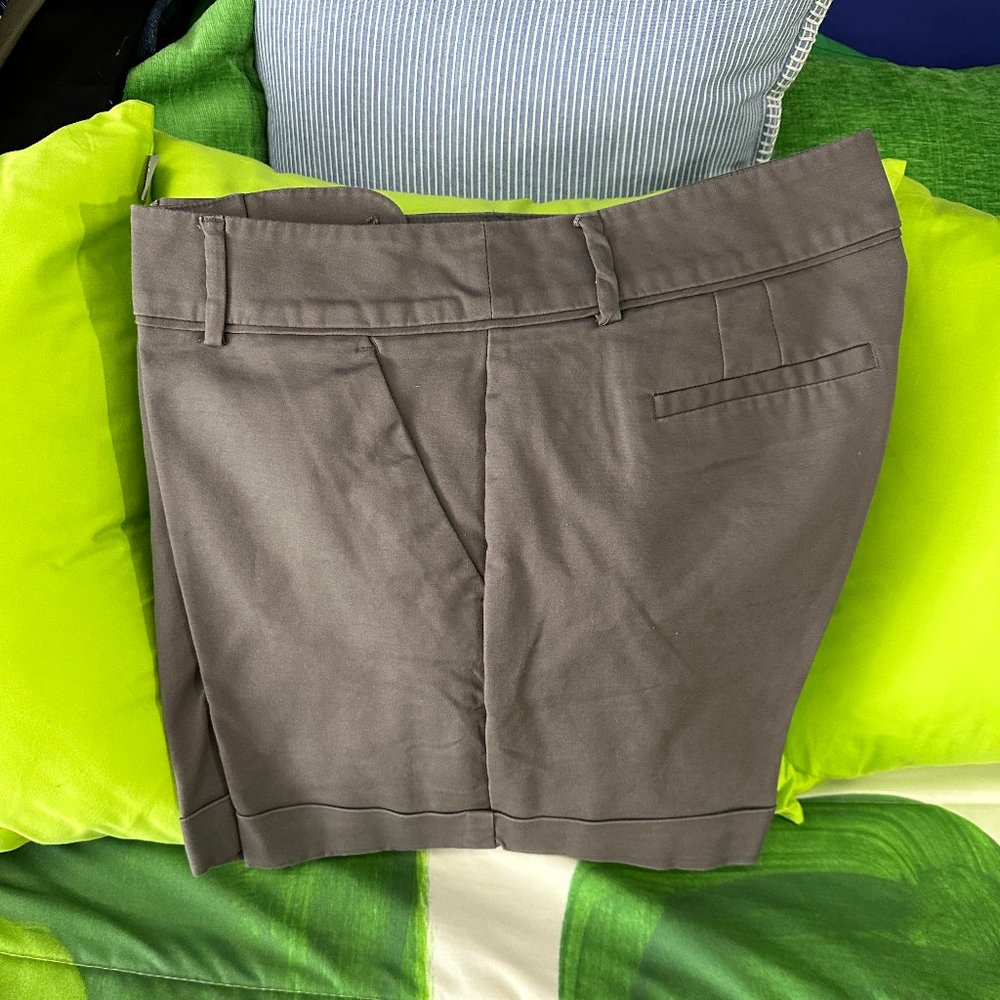 GUC - Women's Apt. Gray -  4" Shorts - Size 14